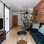Povi - Bastion, Walowa 23a, 8 Apartamento